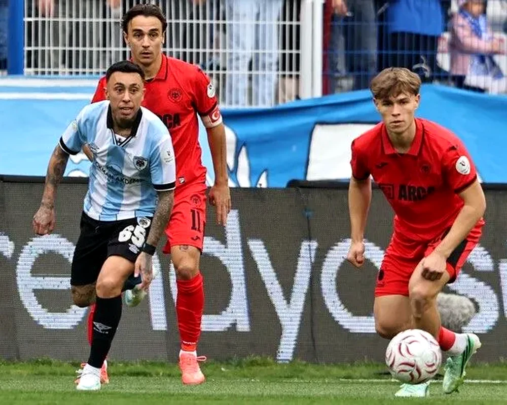 Arca Çorum FK, deplasmanda Erzurumspor FK'yı 3-1 mağlup etti - Dosya Haber